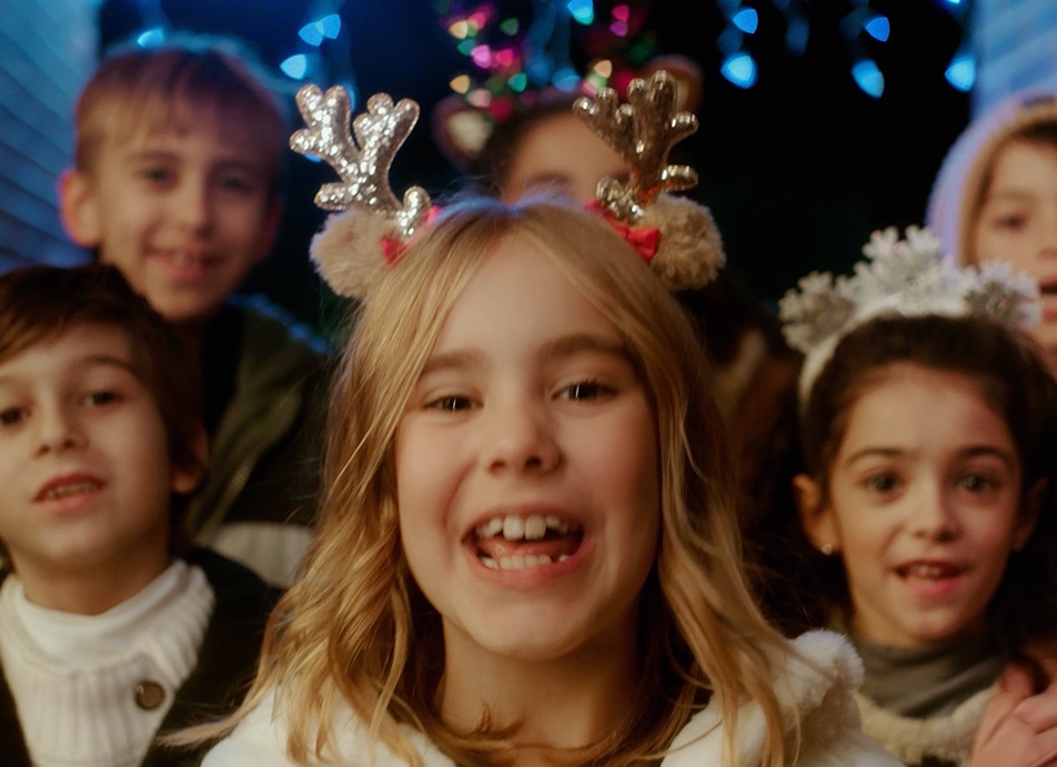 La mejor navidad al mejor precio — Carrefour, pieza de la campaña